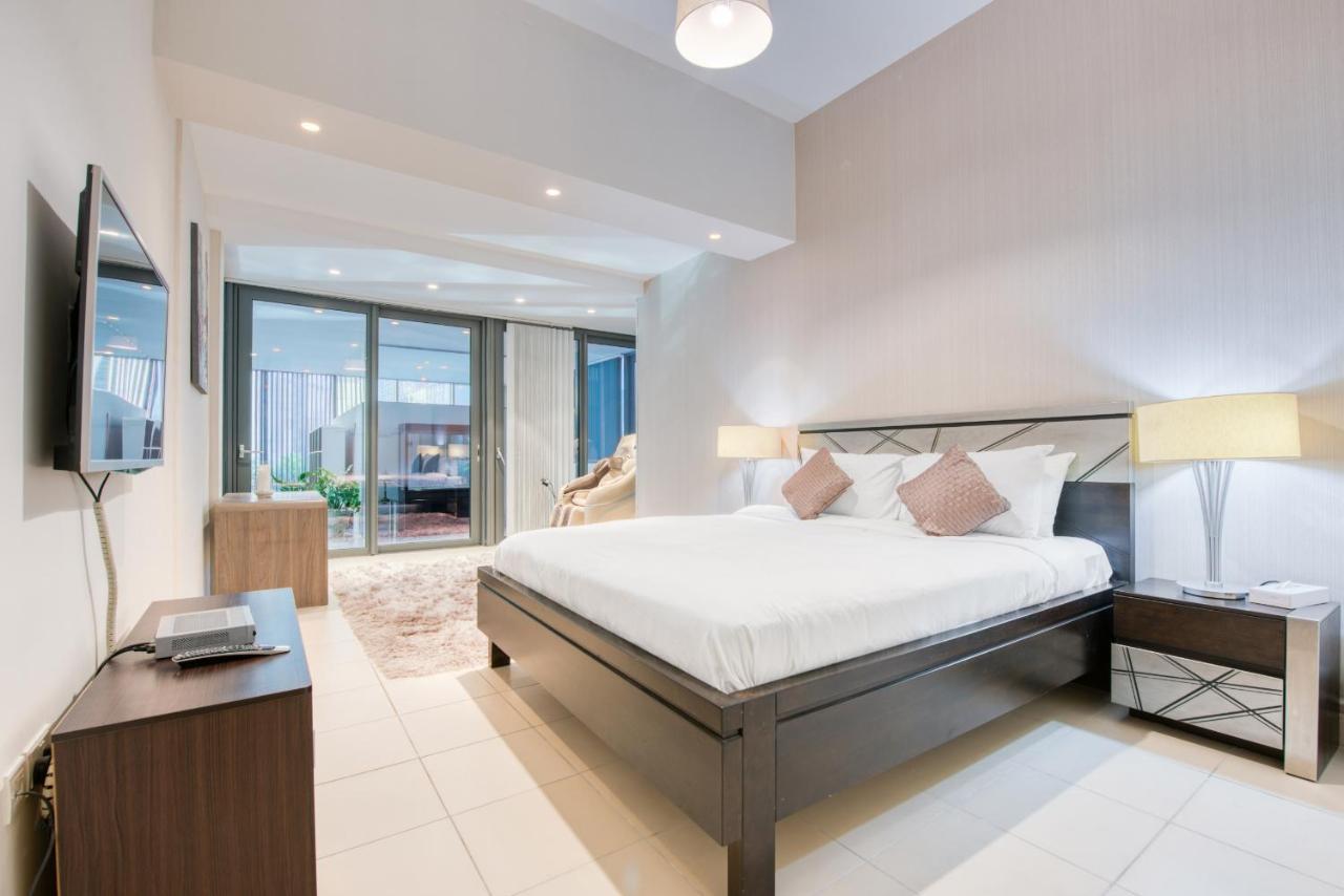 Maison Privee - Big, Bright, Luxury Marina Views Apt Next To Beach Dubai Buitenkant foto