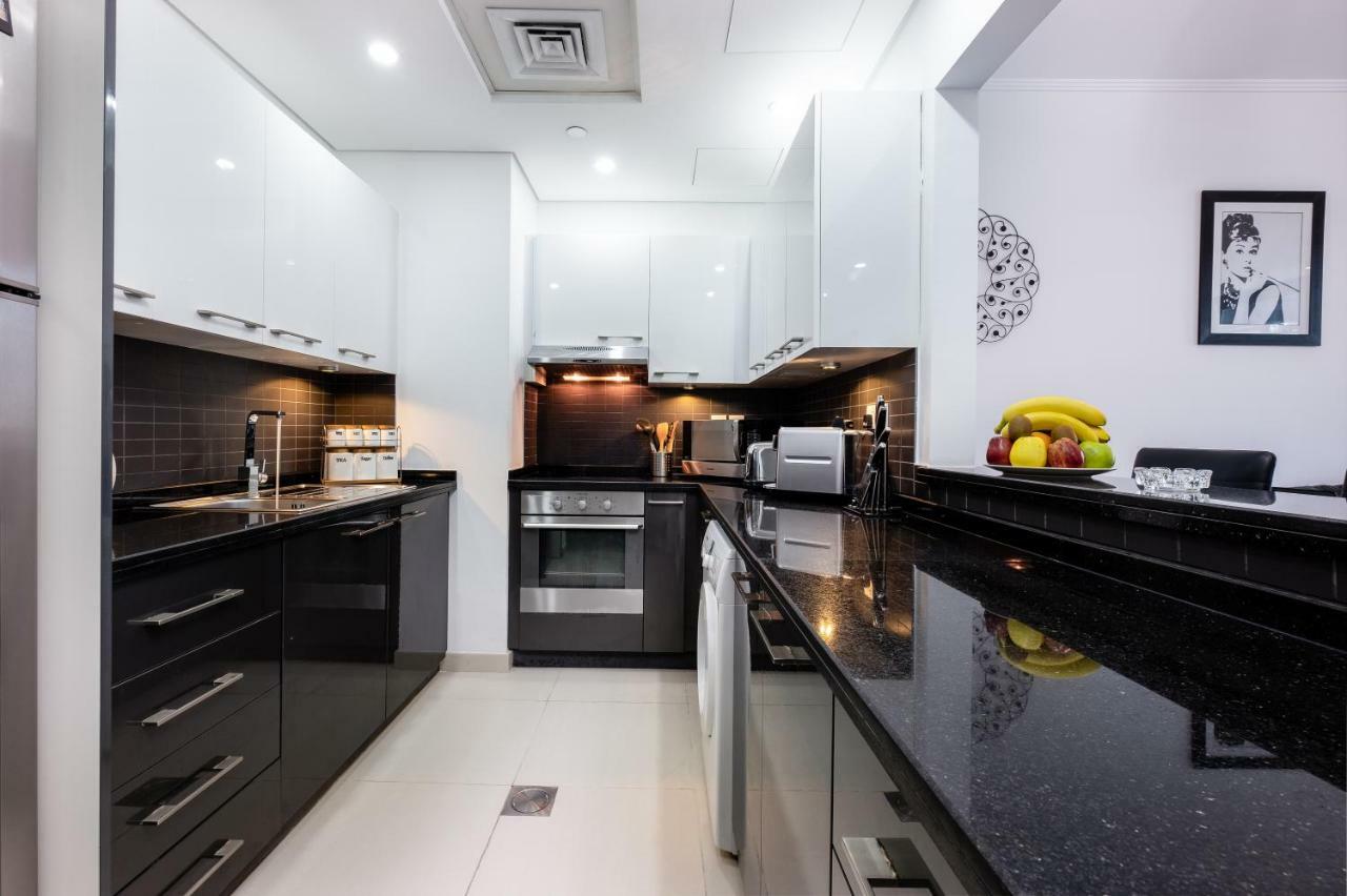 Maison Privee - Big, Bright, Luxury Marina Views Apt Next To Beach Dubai Buitenkant foto