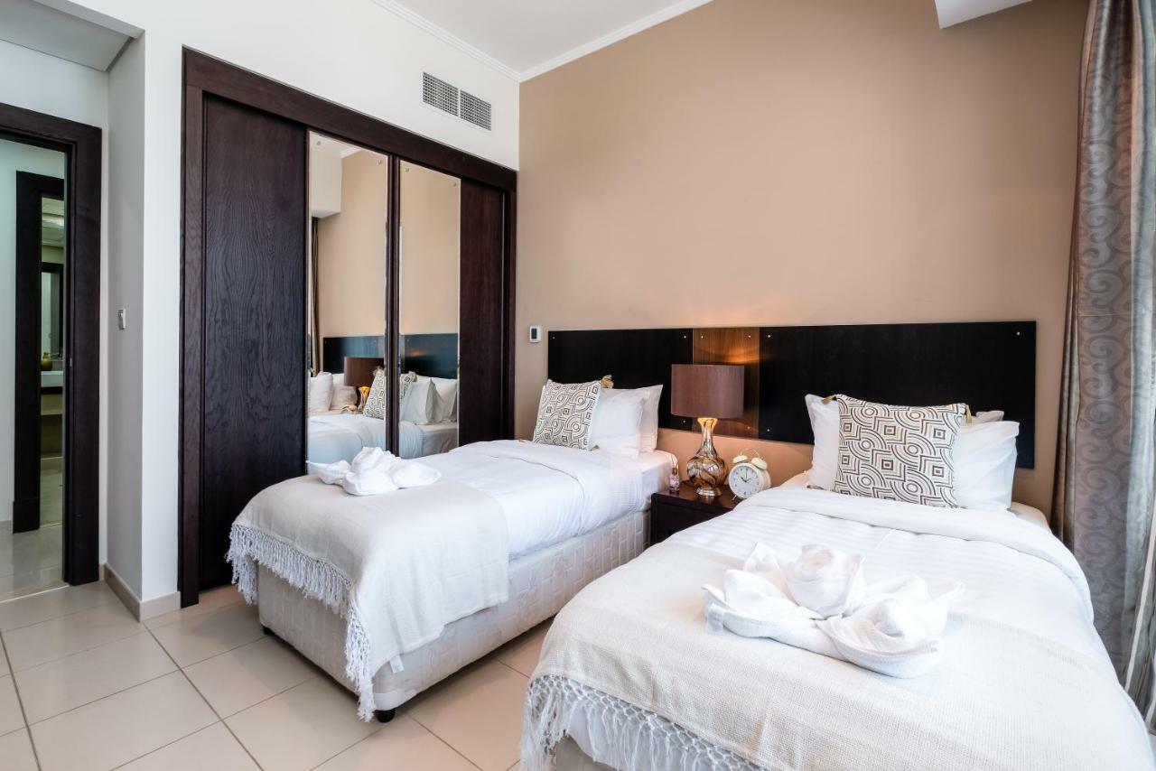 Maison Privee - Big, Bright, Luxury Marina Views Apt Next To Beach Dubai Buitenkant foto