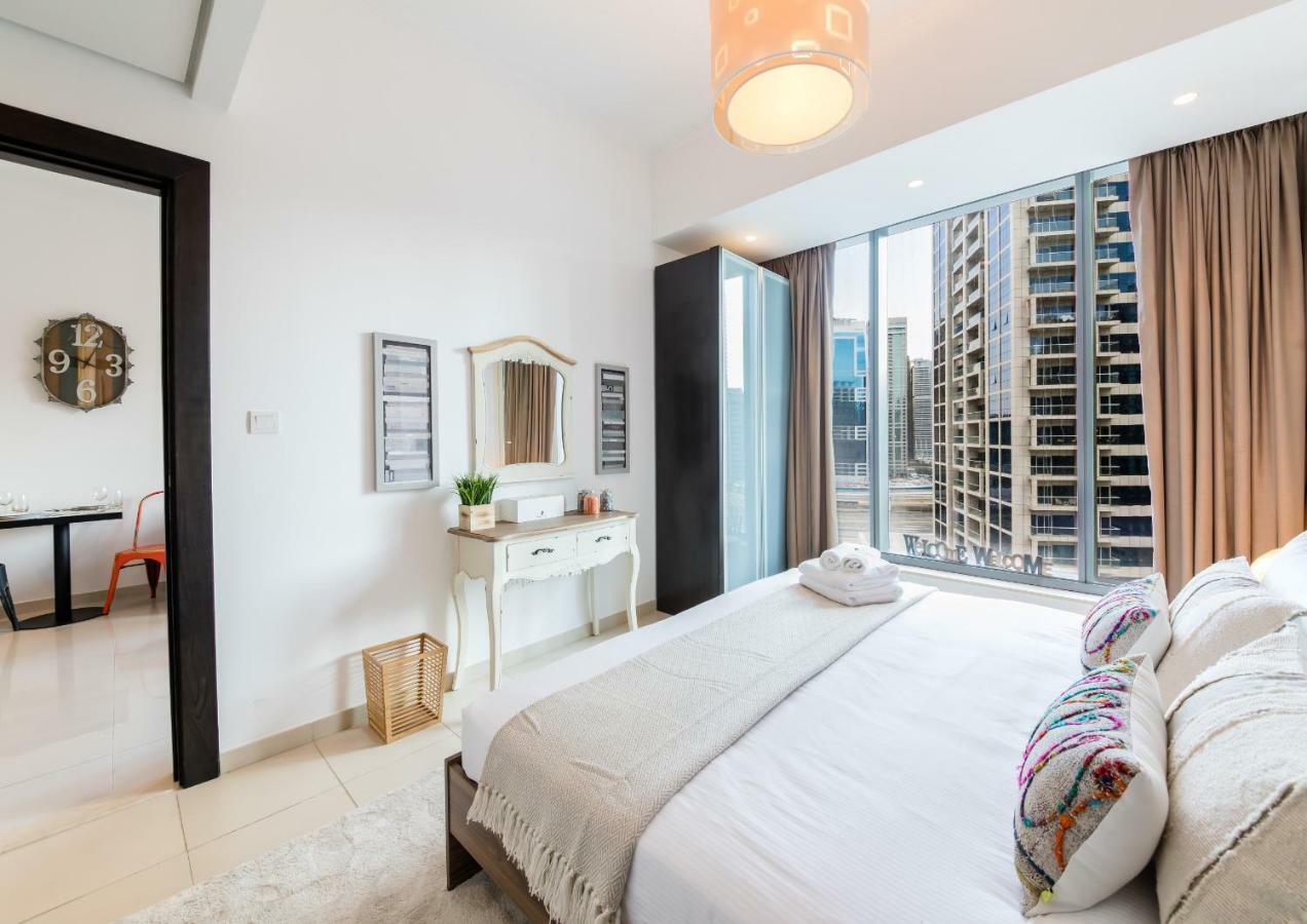 Maison Privee - Big, Bright, Luxury Marina Views Apt Next To Beach Dubai Buitenkant foto