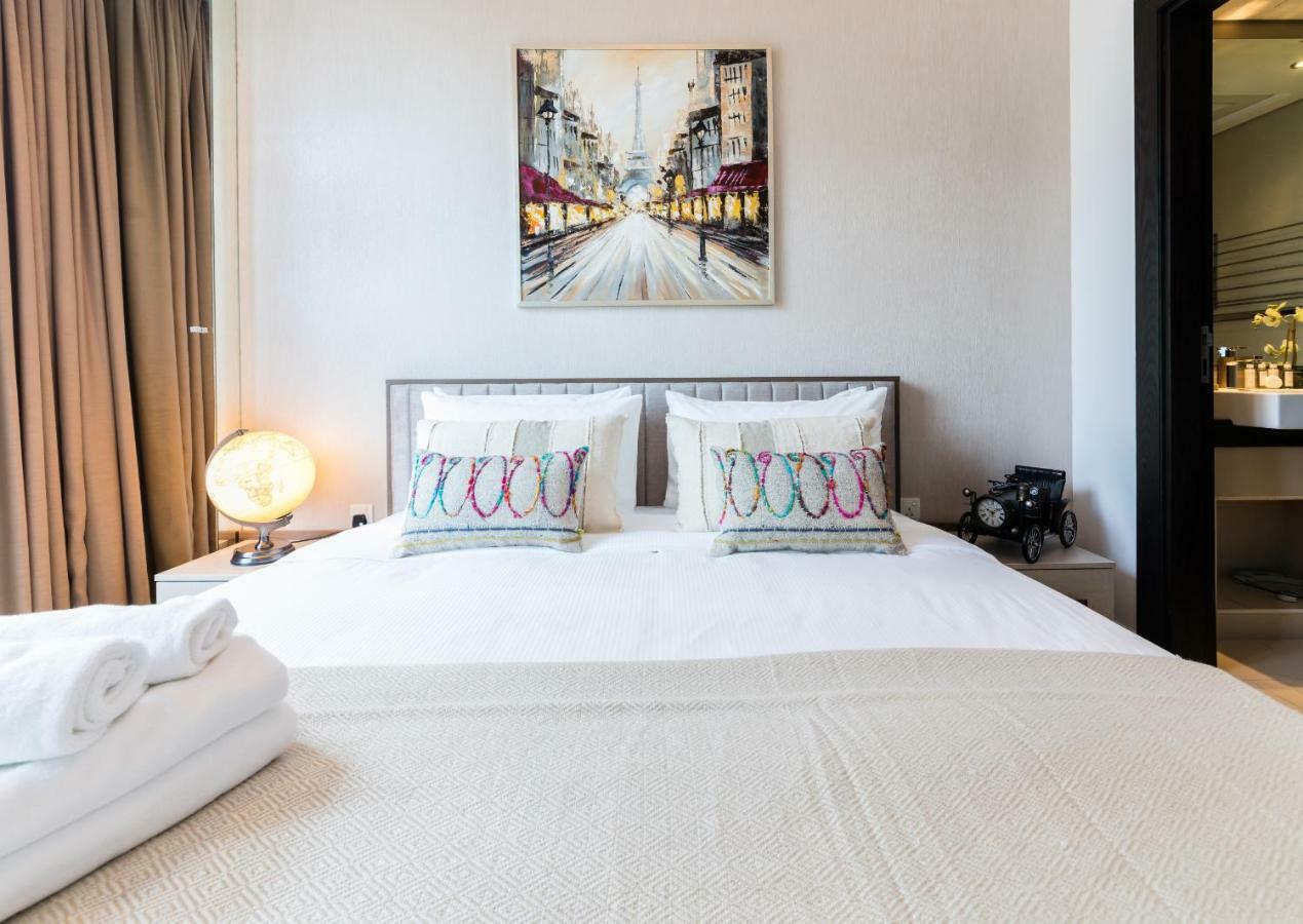 Maison Privee - Big, Bright, Luxury Marina Views Apt Next To Beach Dubai Buitenkant foto